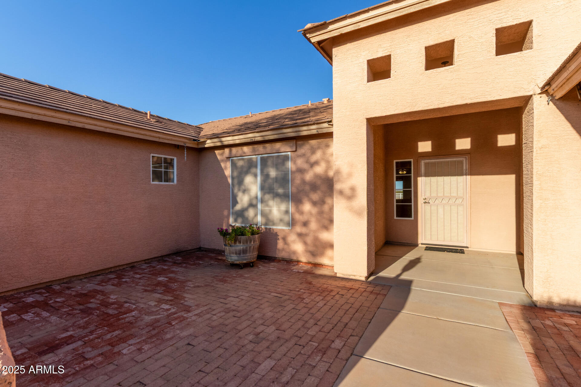 23717 N Mustang Way