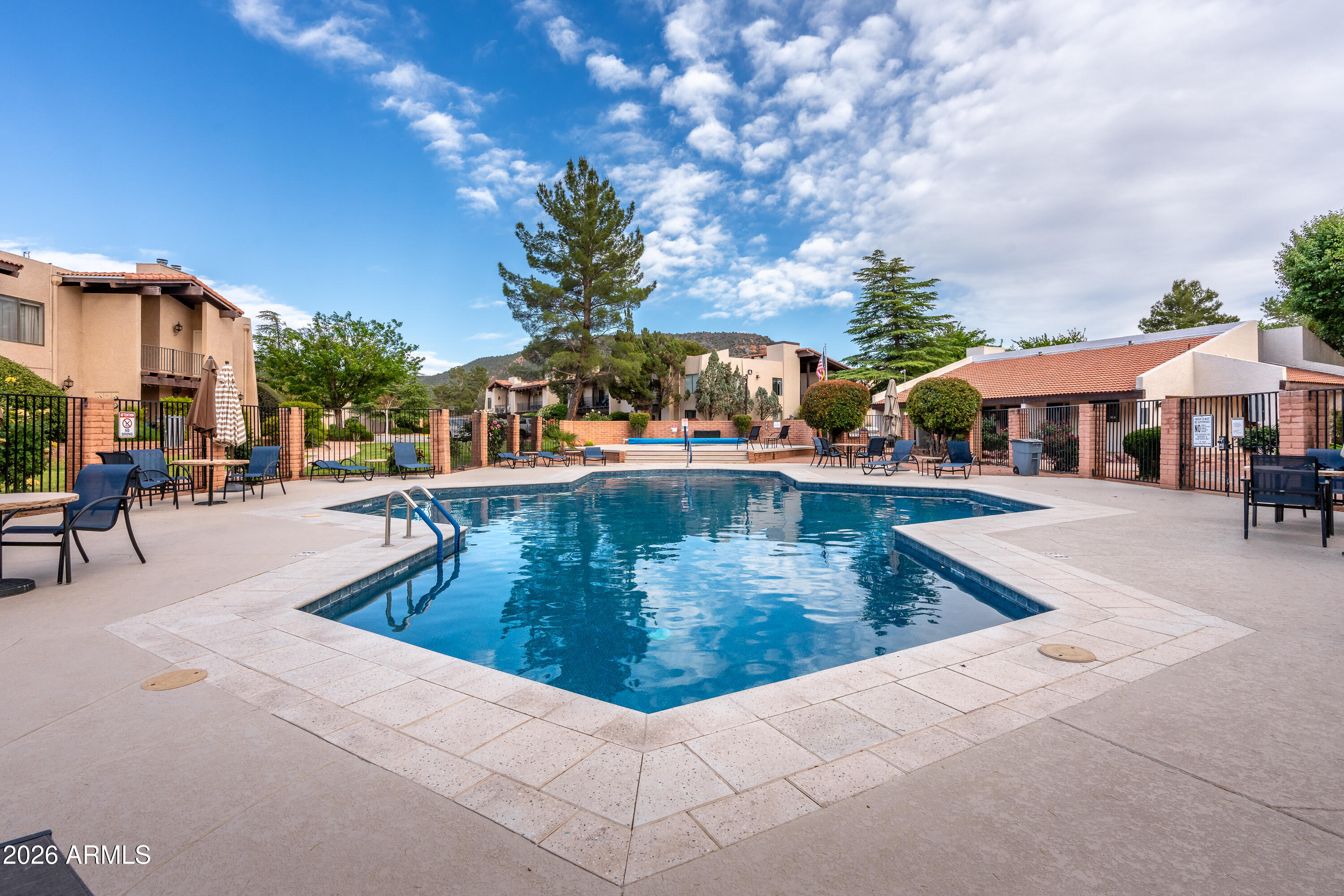 OAK CREEK ESTADOS - Residential