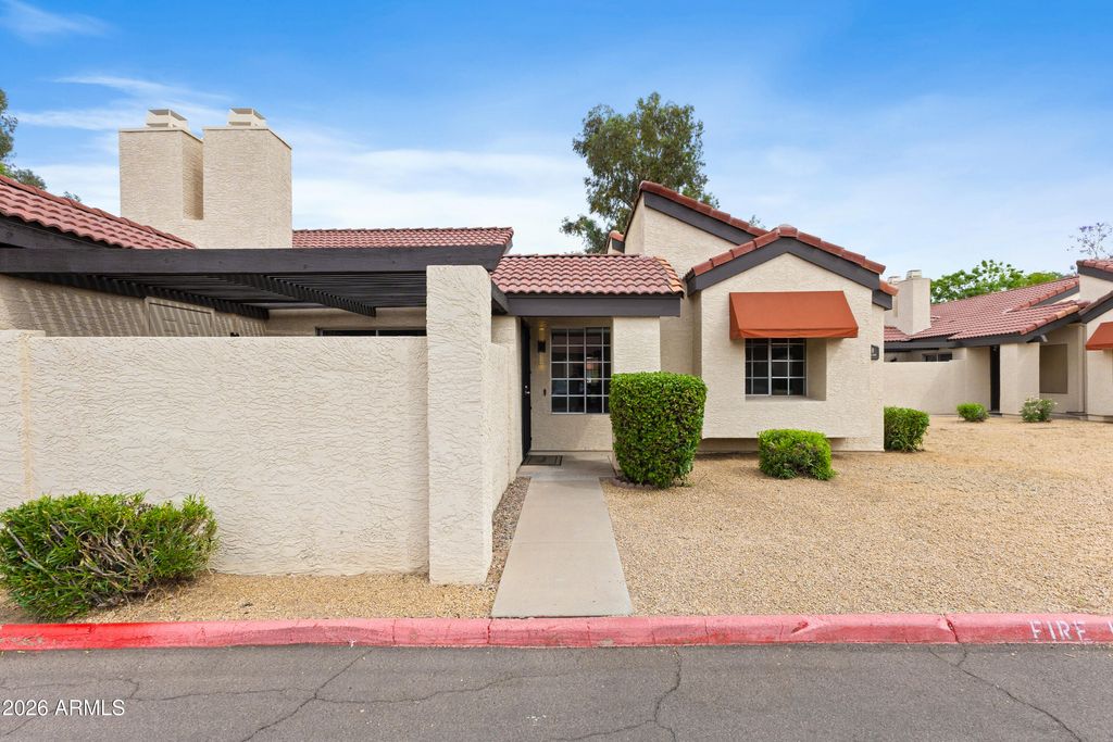 Photo of 2118 E Center Lane #1, Tempe, AZ 85281 (MLS # 7016009)