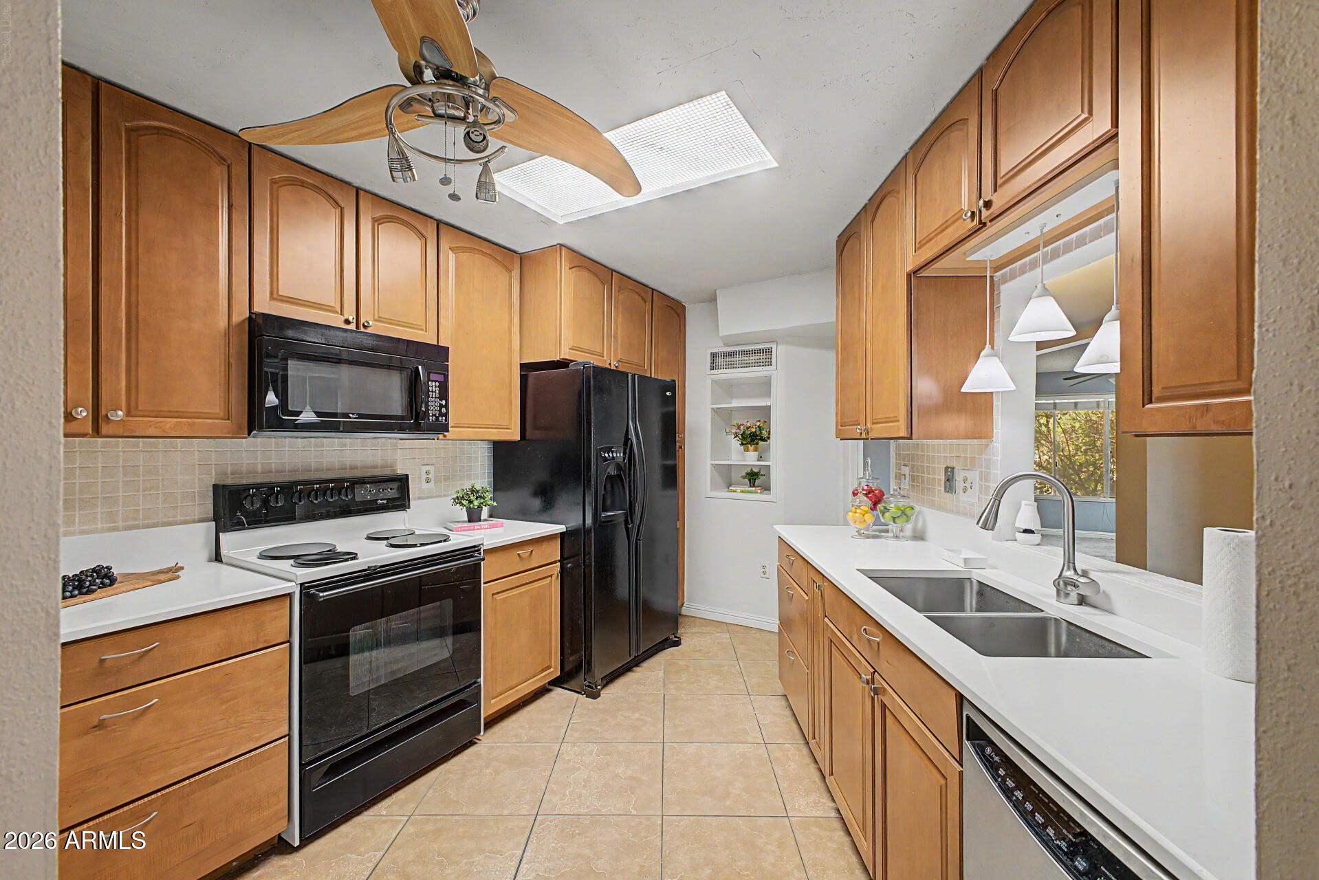 14039 N PALM RIDGE Drive W
