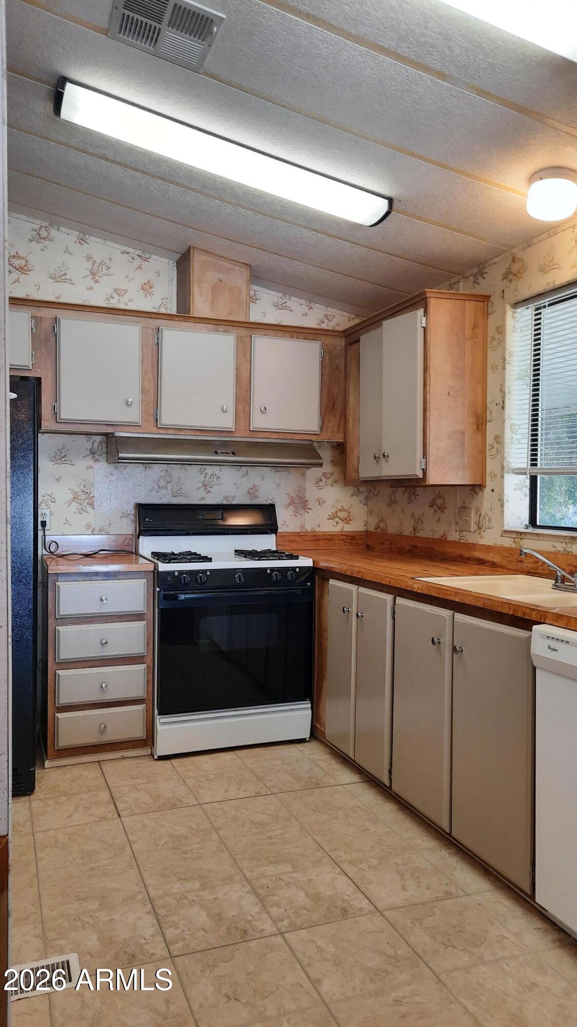 Thunderbird RV & Mobile Home Park - Residential