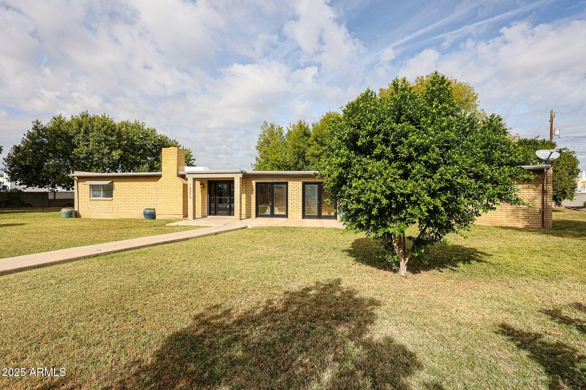 10326 W ENCANTO Boulevard