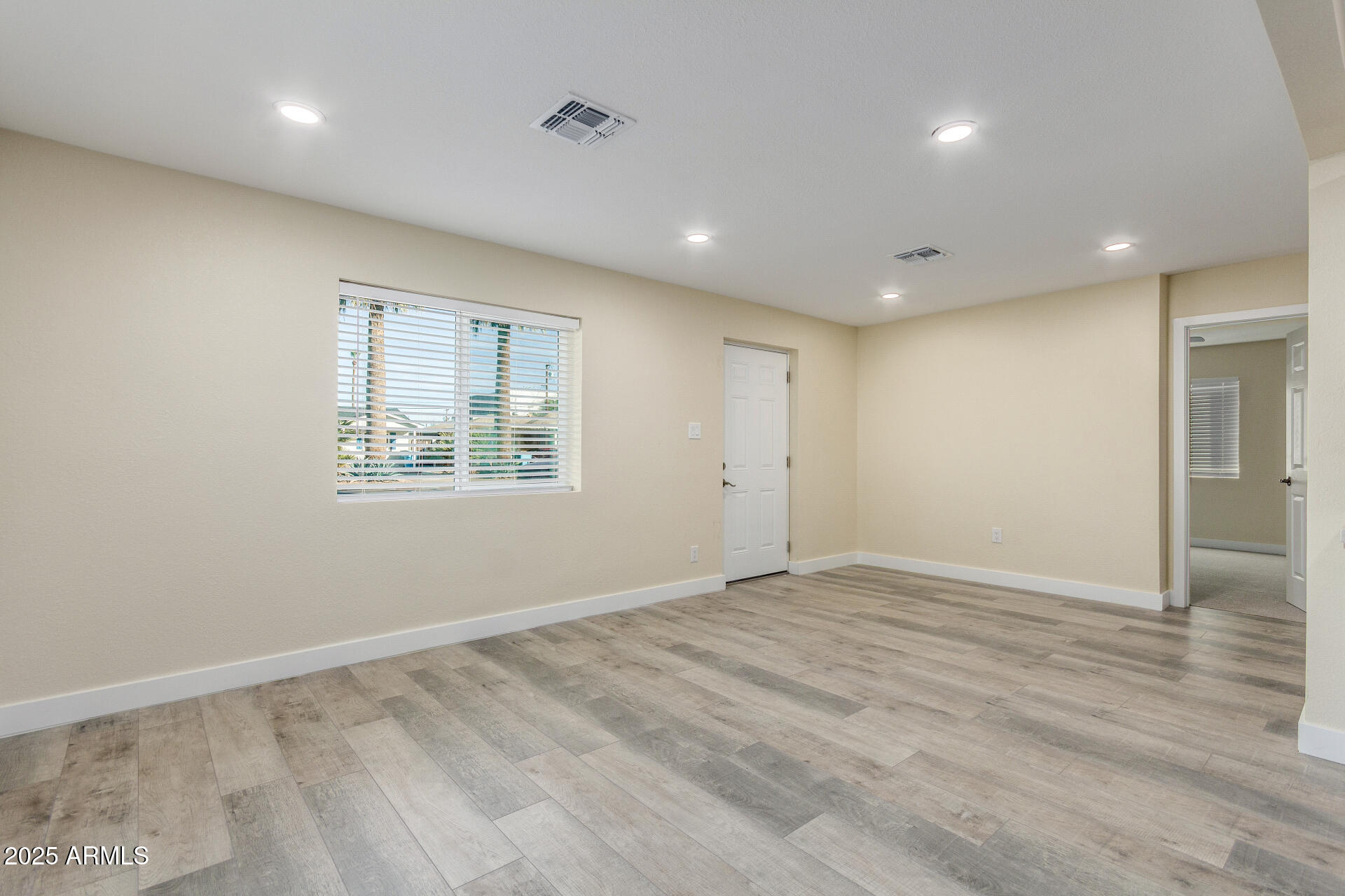 2749 W MONTECITO Avenue