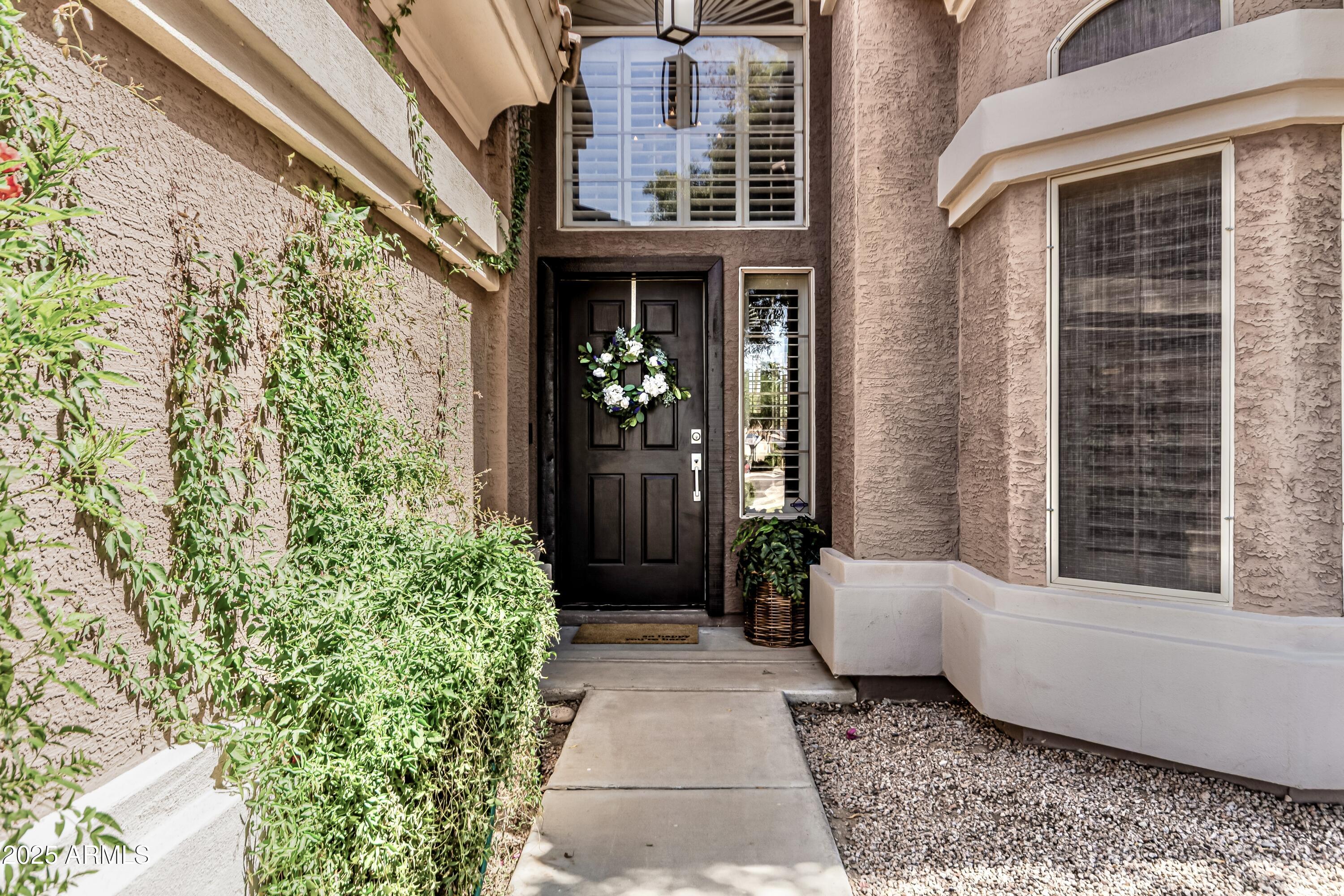 30 W SHEFFIELD Avenue