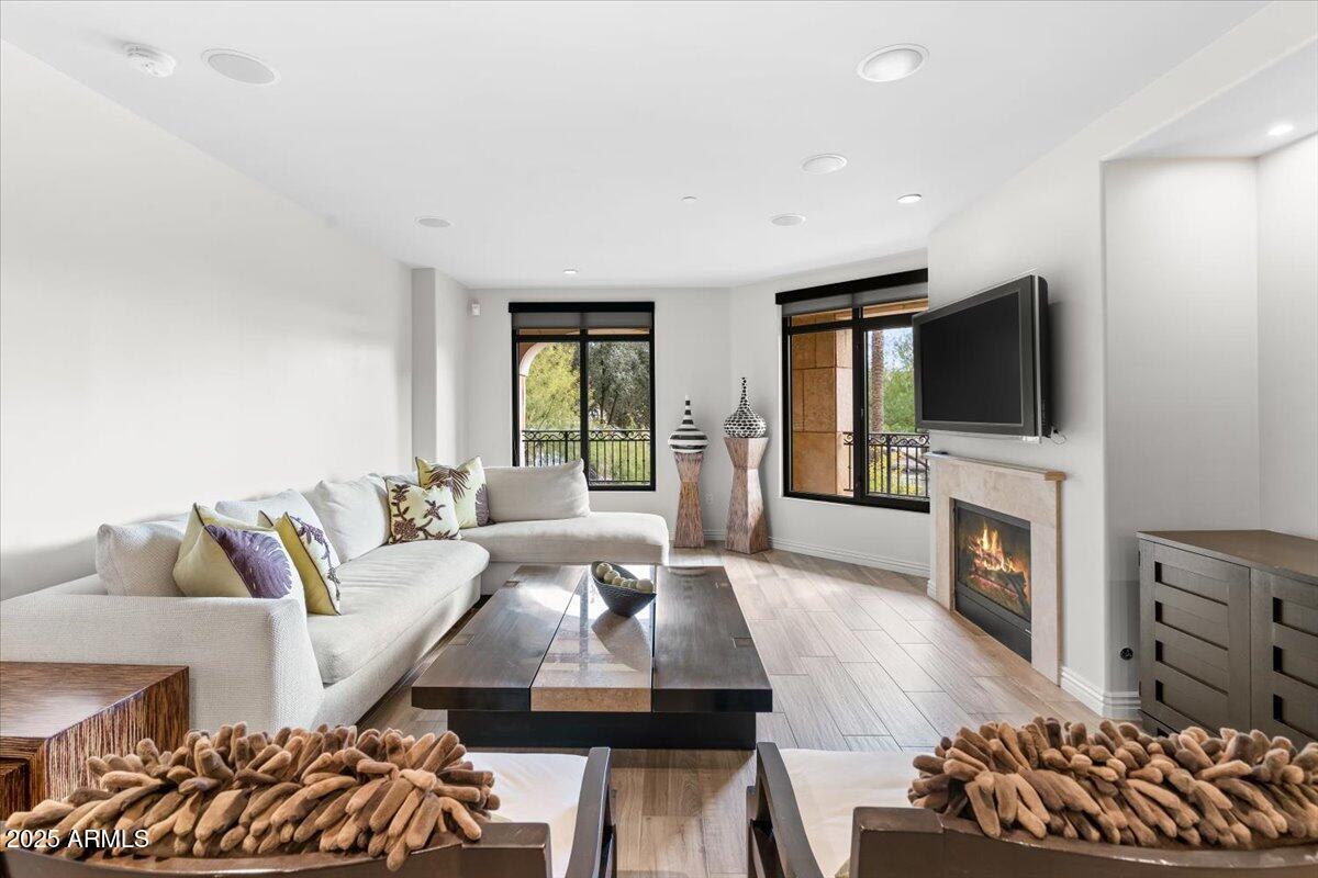 7175 E CAMELBACK Road 207