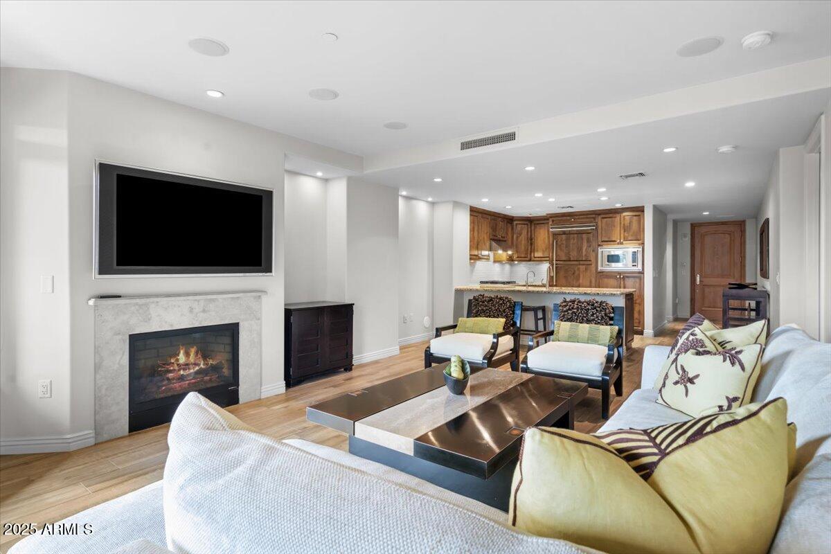 7175 E CAMELBACK Road 207