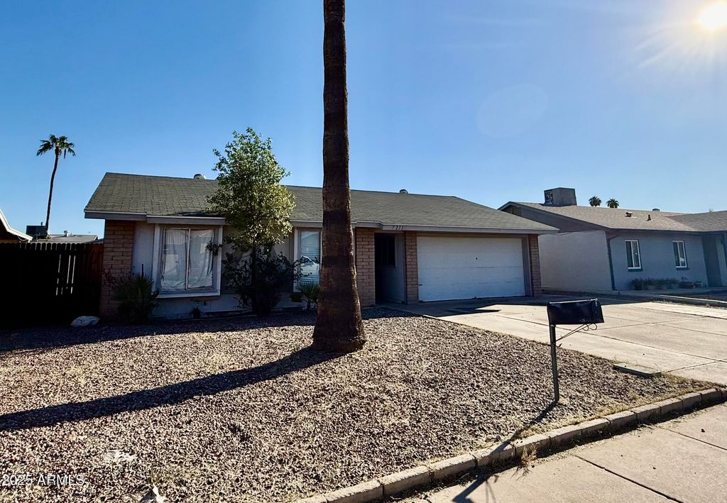 Photo of 7211 W Claremont Street, Glendale, AZ 85303 (MLS # 6929838)