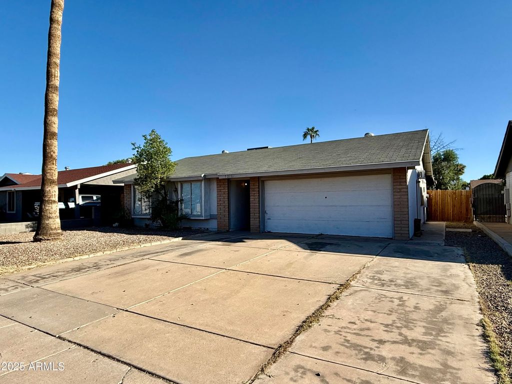 Photo of 7211 W Claremont Street, Glendale, AZ 85303 (MLS # 6929838)