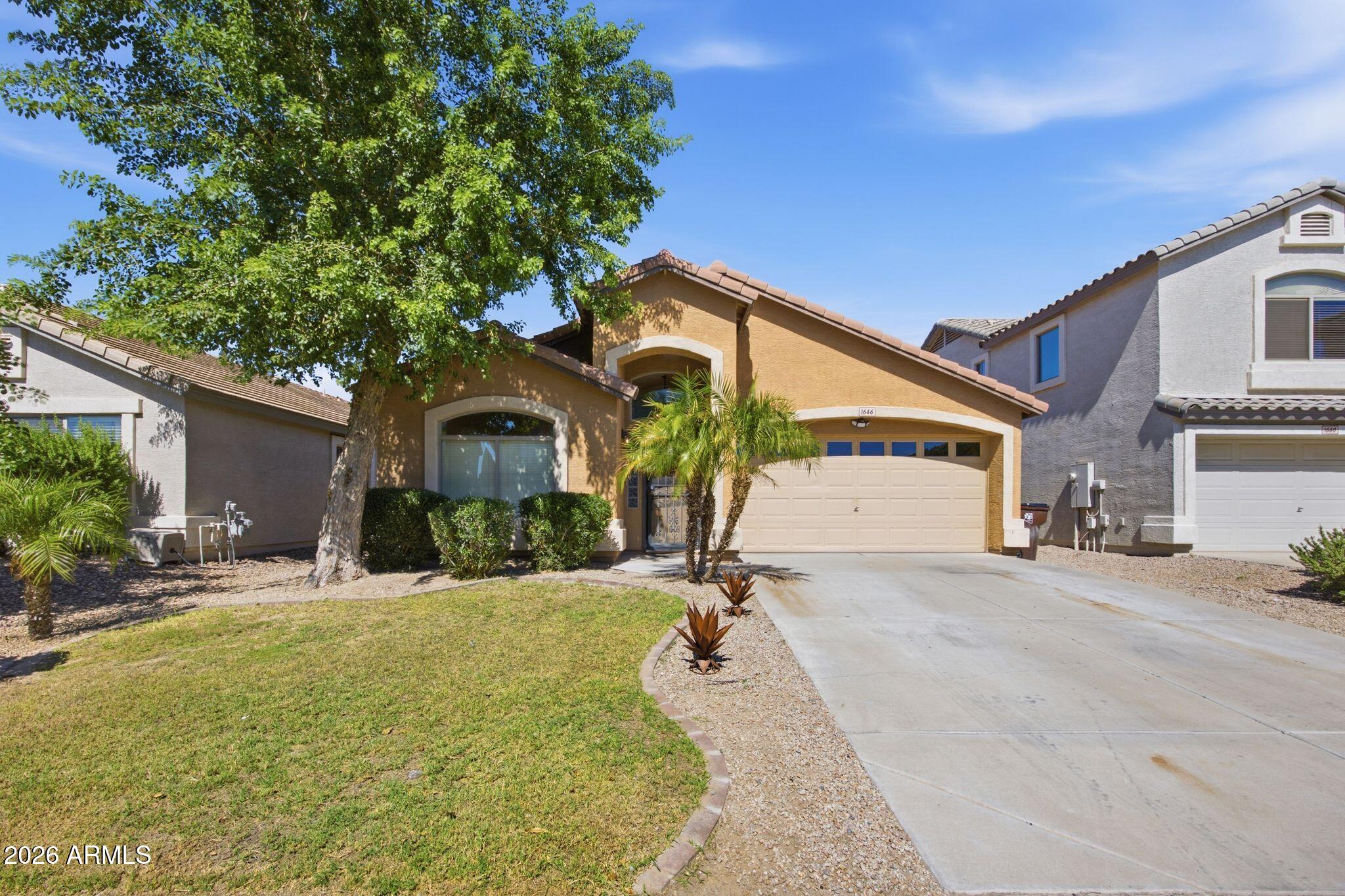1646 E DANIELLA Drive