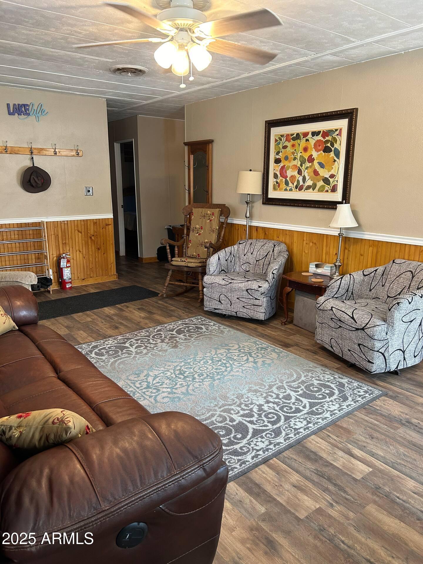 134 CALLE HERMOSA --