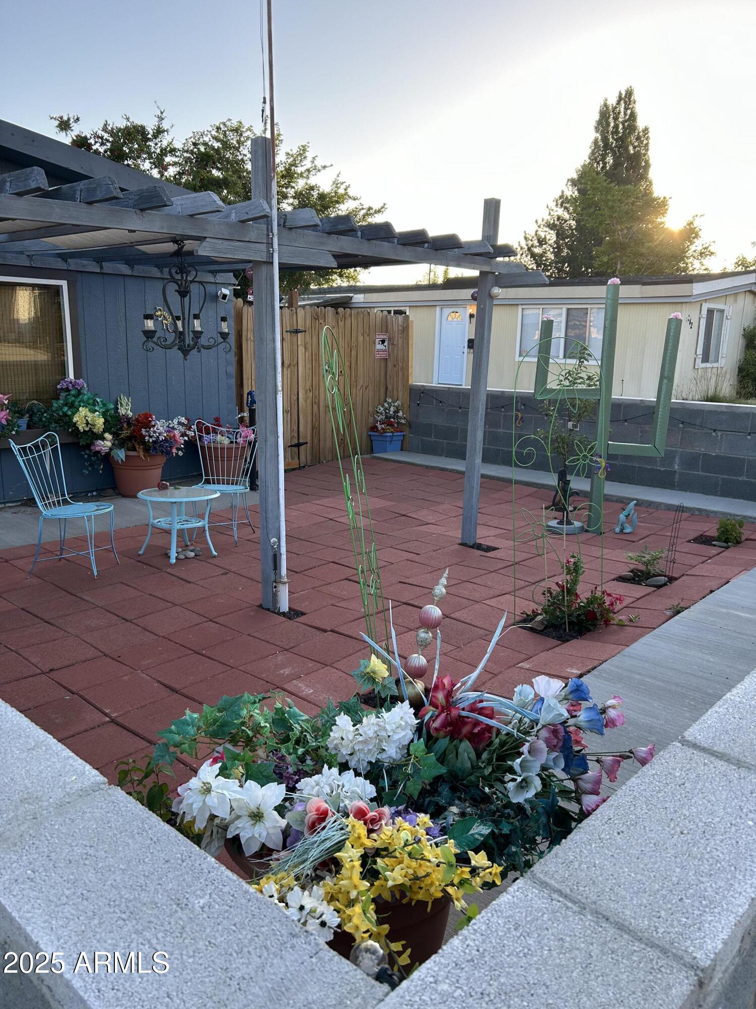 134 CALLE HERMOSA --