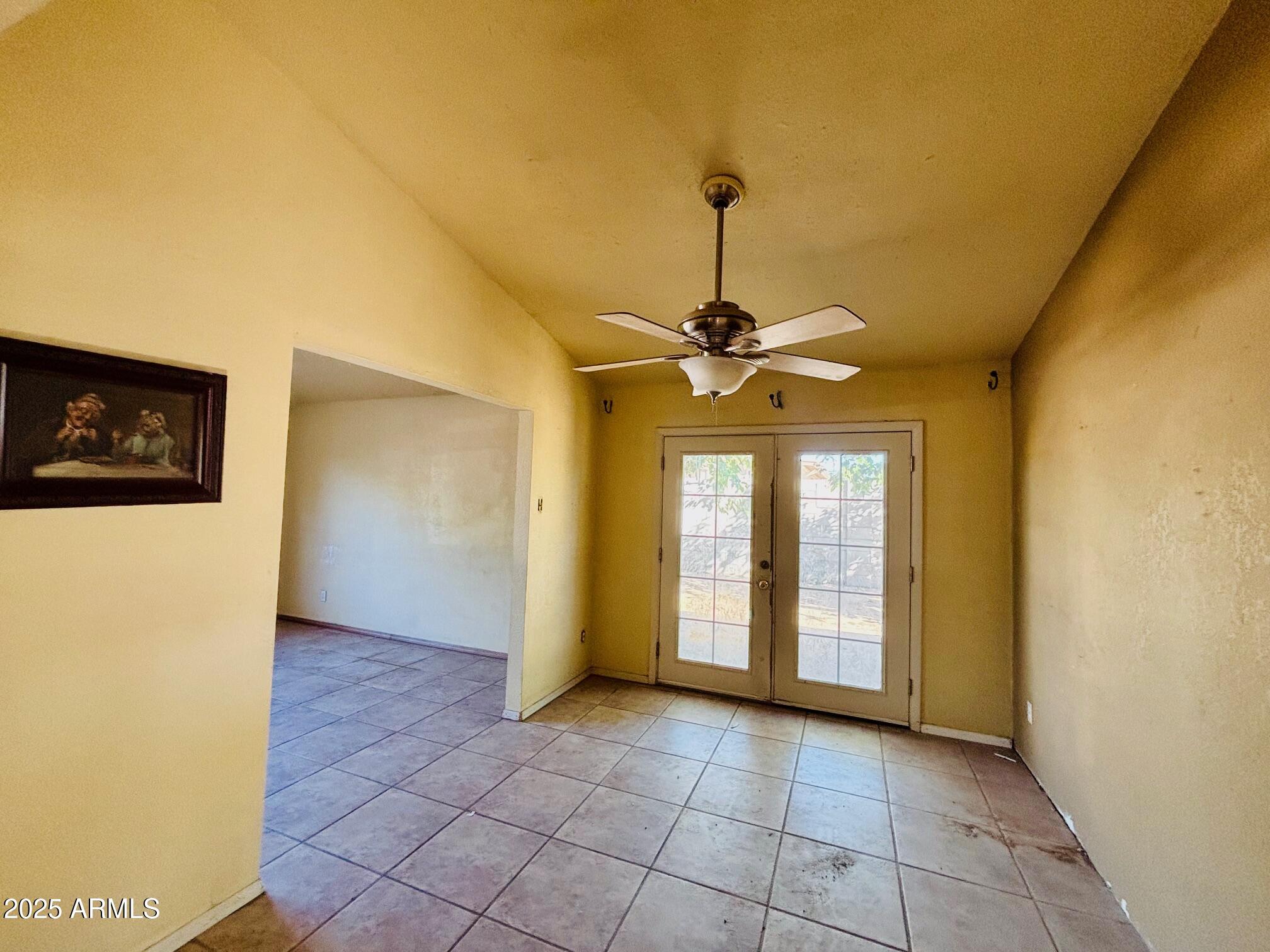 3921 E Sahuaro Drive