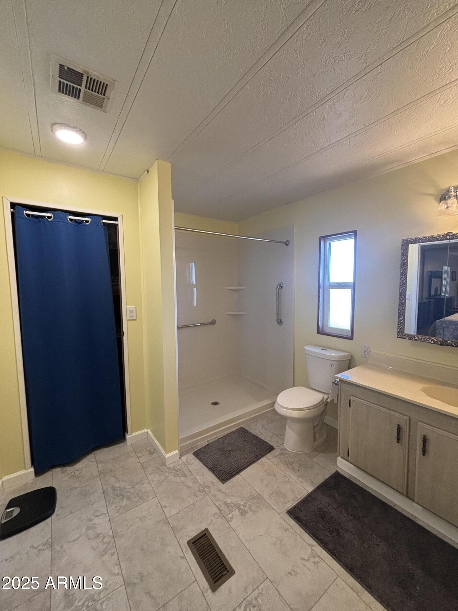 3611 N Michigan Avenue