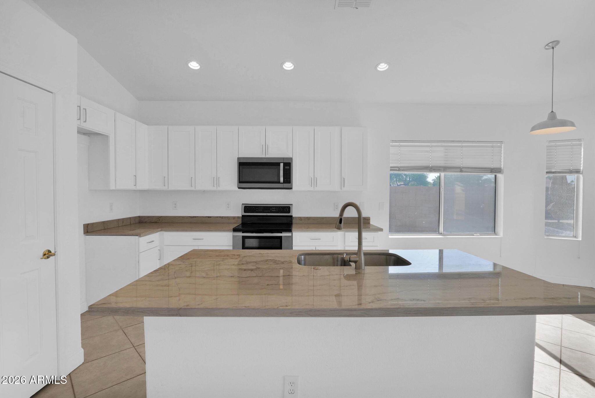 1011 W KELTON Lane