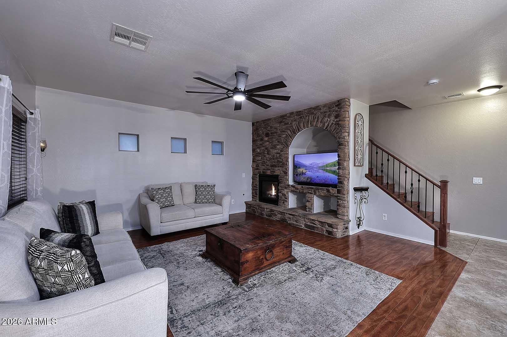 12120 W LEATHER Lane W