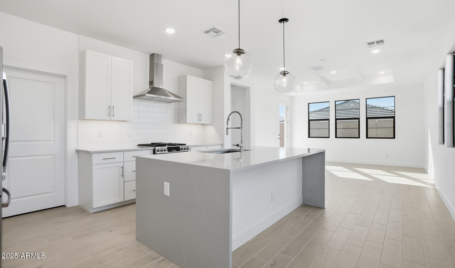 20341 W Campbell Avenue