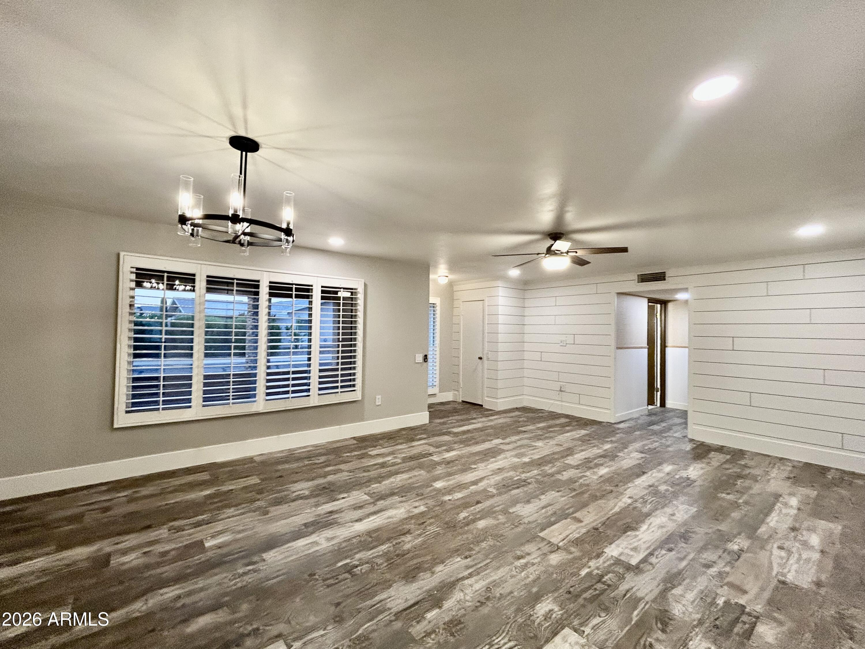 9831 W WRANGLER Drive