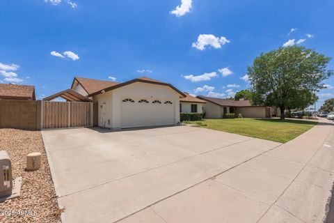 19 W WICKIEUP Lane Phoenix AZ 85027