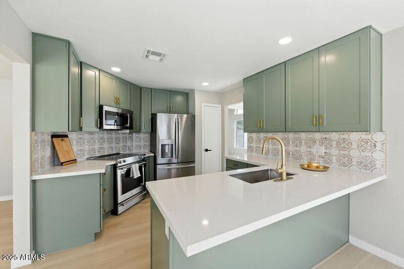 Homes 4 4319 E TANGLEWOOD Drive