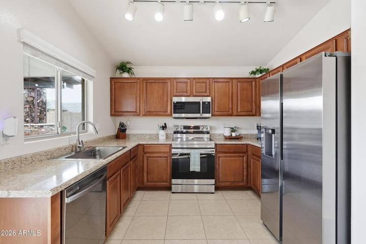 2013 W Prospector Way