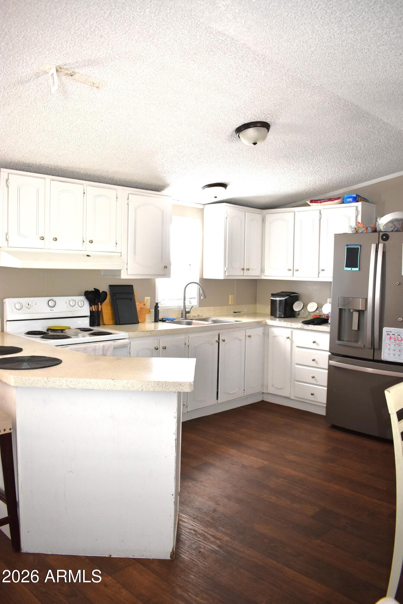 1002 W Kachina Trail