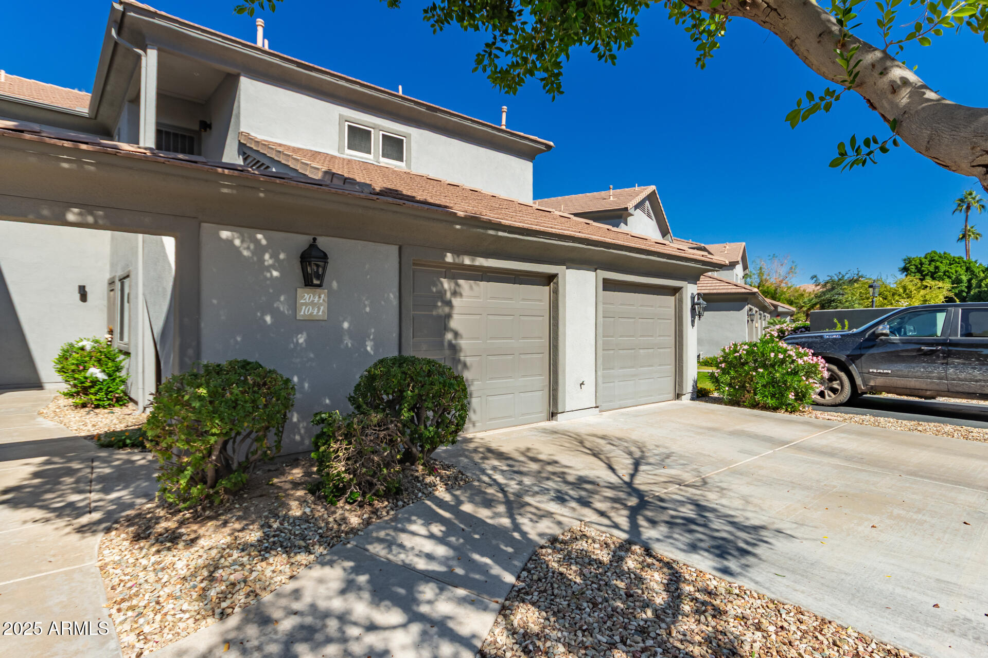 7401 W ARROWHEAD CLUBHOUSE Drive 2041