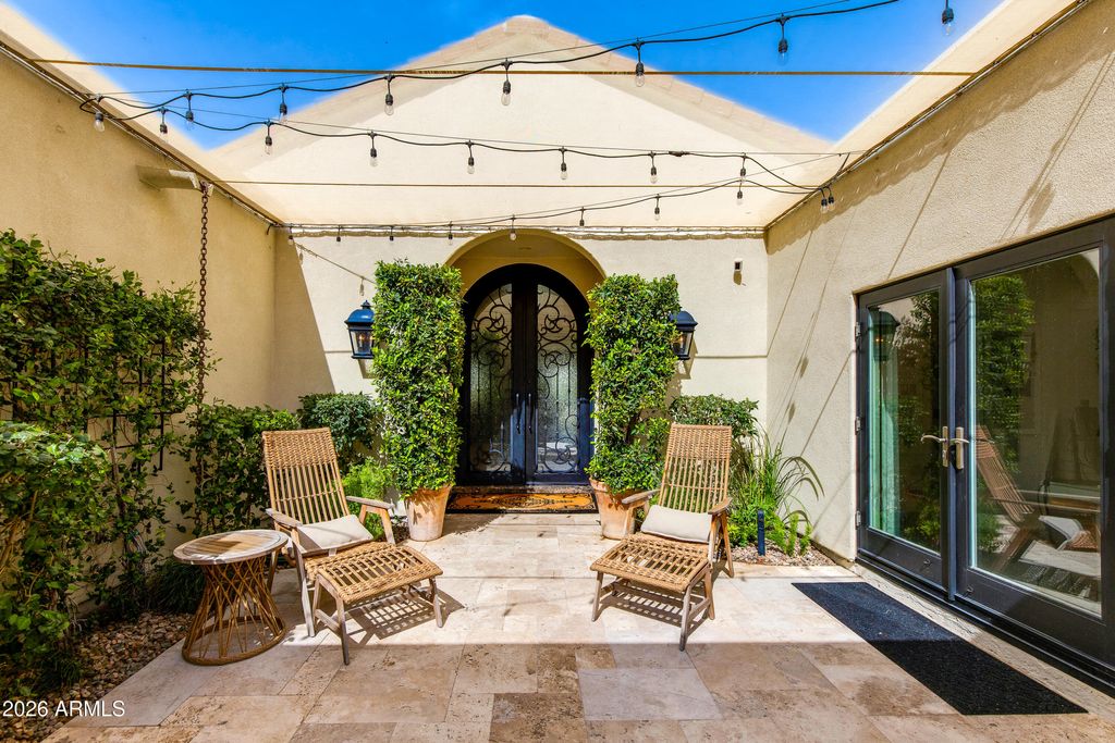 Photo of 2737 E Arizona Biltmore Circle #2, Phoenix, AZ 85016 (MLS # 6998721)