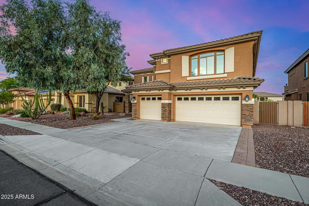 Photo of 5211 N 193rd Avenue, Litchfield Park, AZ 85340 (MLS # 6913471)