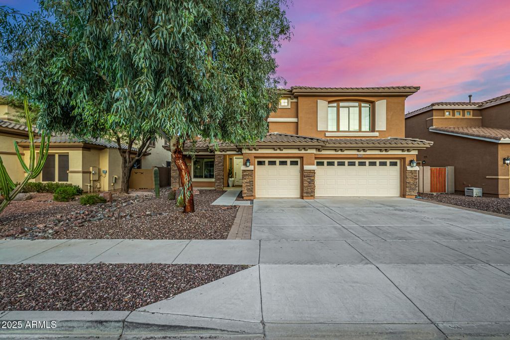 Photo of 5211 N 193rd Avenue, Litchfield Park, AZ 85340 (MLS # 6913471)