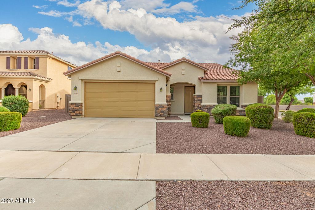 Photo of 3427 E Gary Way, Gilbert, AZ 85234 (MLS # 6913011)