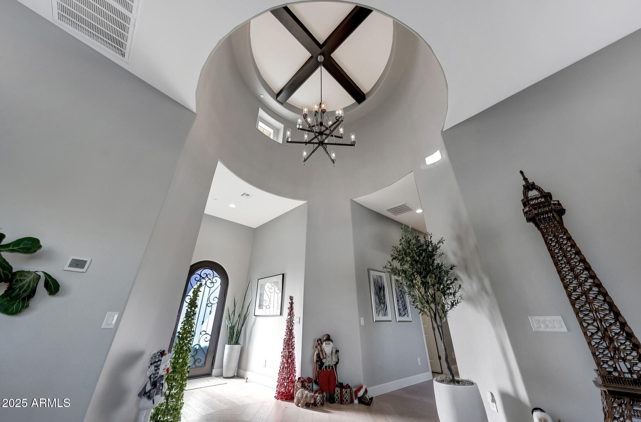 8512 E EAGLE CLAW Drive