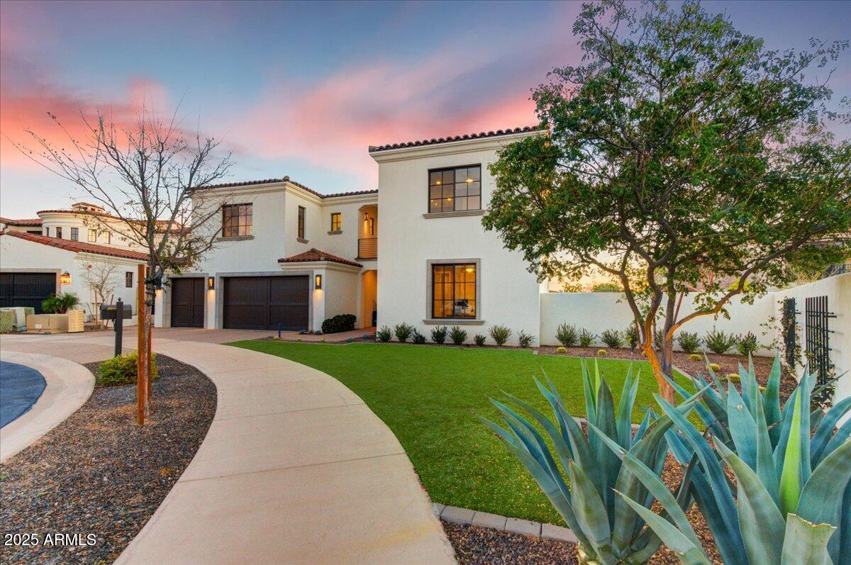 9467 E ROCKWOOD Drive