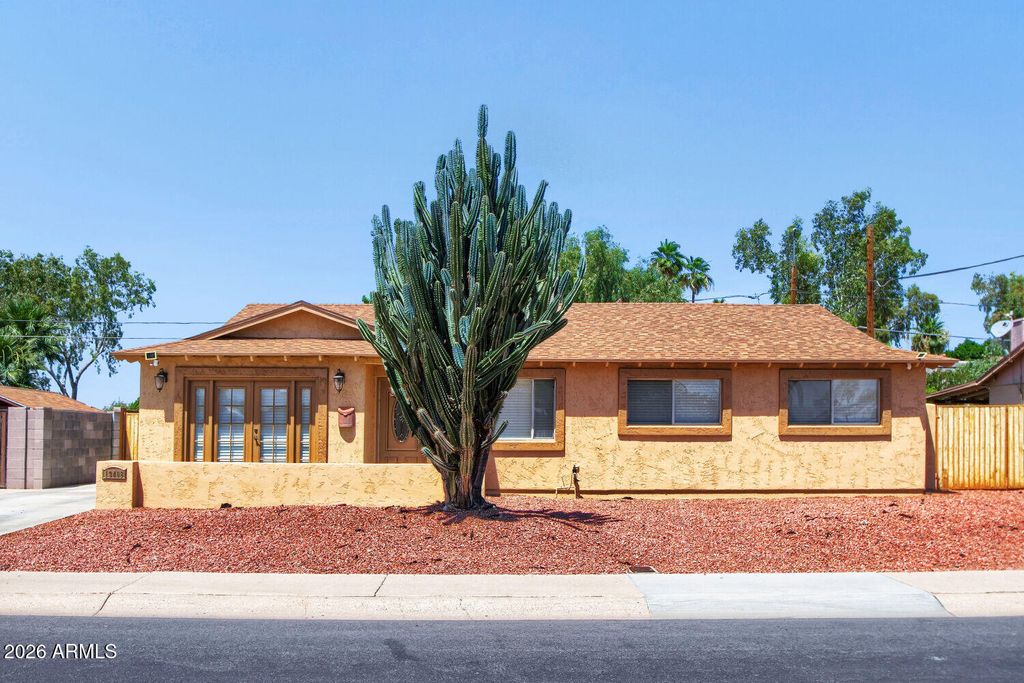 Photo of 13408 N 33rd Avenue, Phoenix, AZ 85029 (MLS # 7031021)