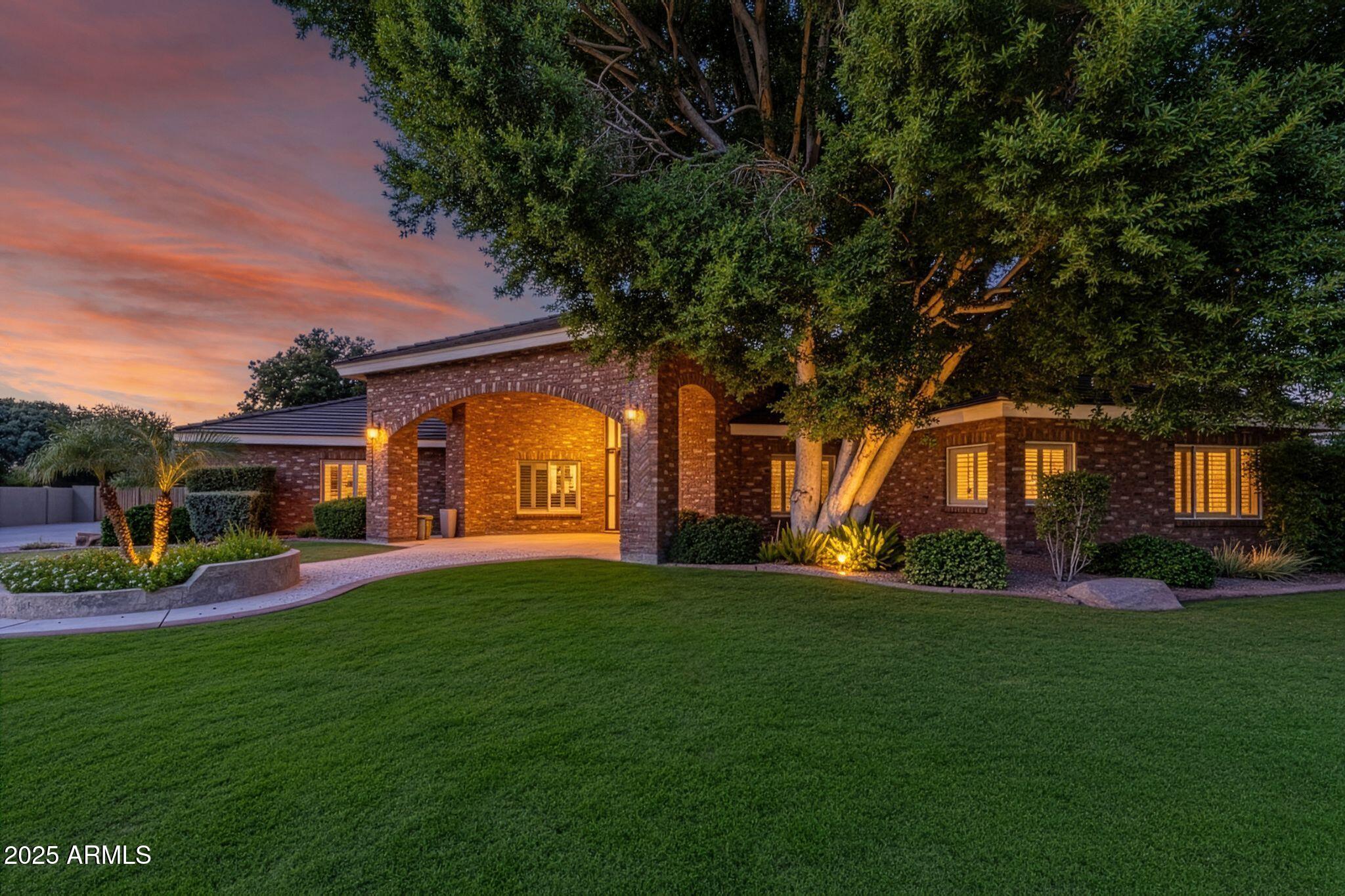 3958 E JUNIPER Circle