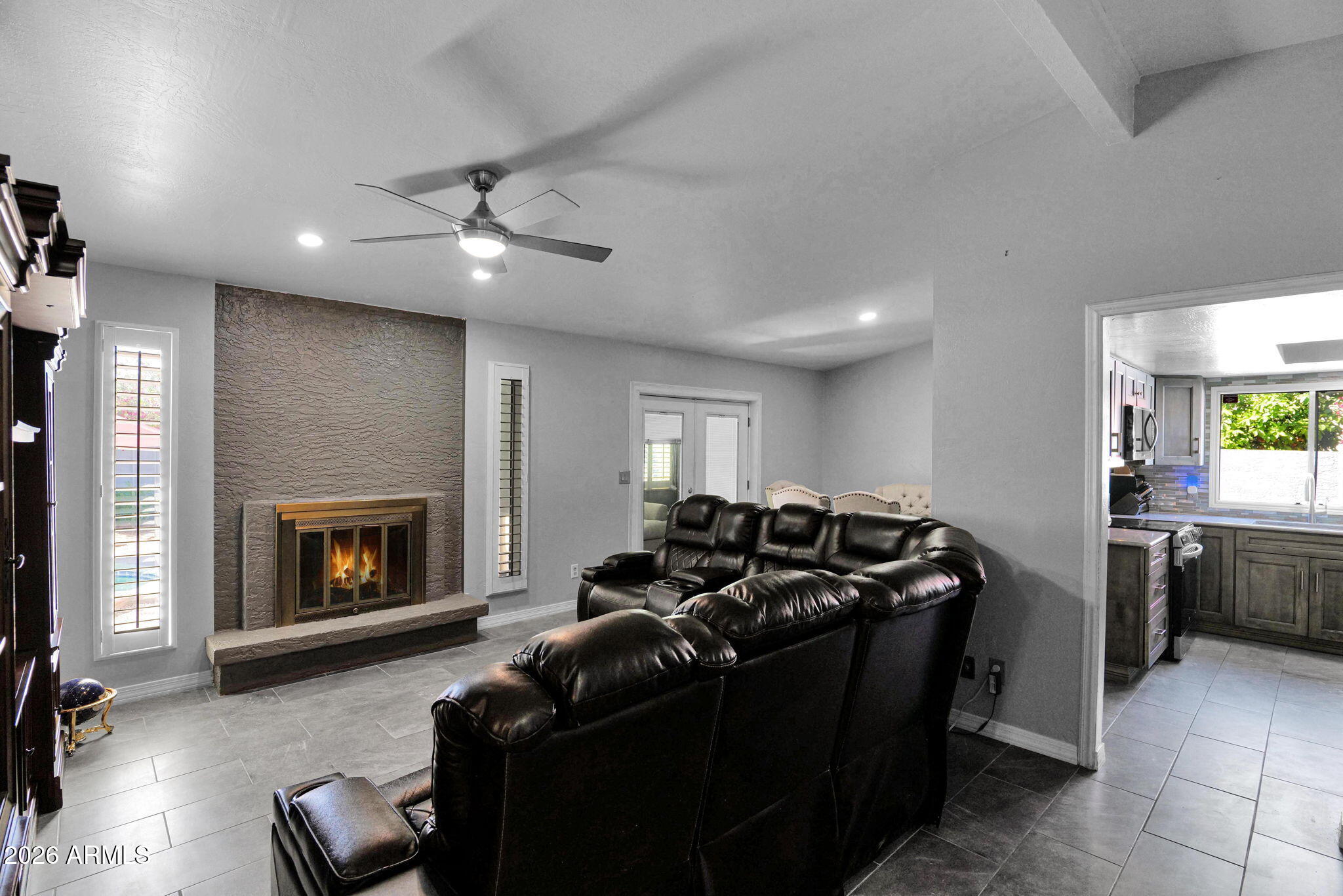 2103 W PALOMINO Drive