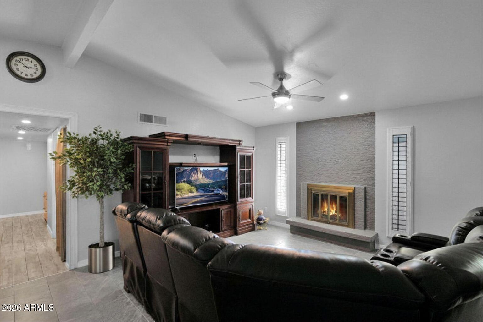 2103 W PALOMINO Drive