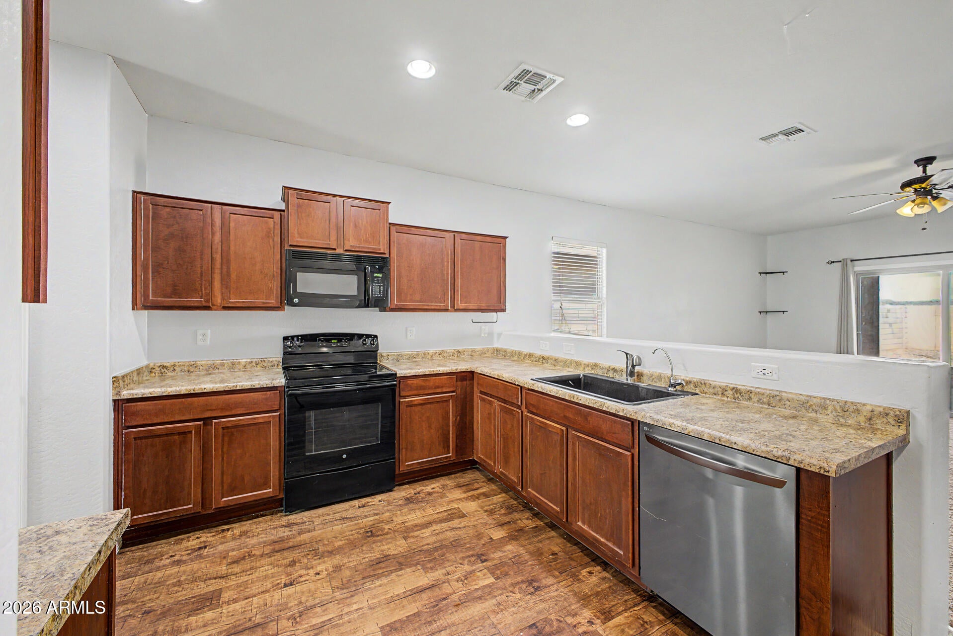 30141 N OAK Drive