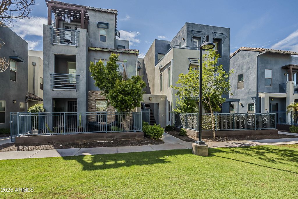 Photo of 615 E Portland Street #213, Phoenix, AZ 85004 (MLS # 6912778)