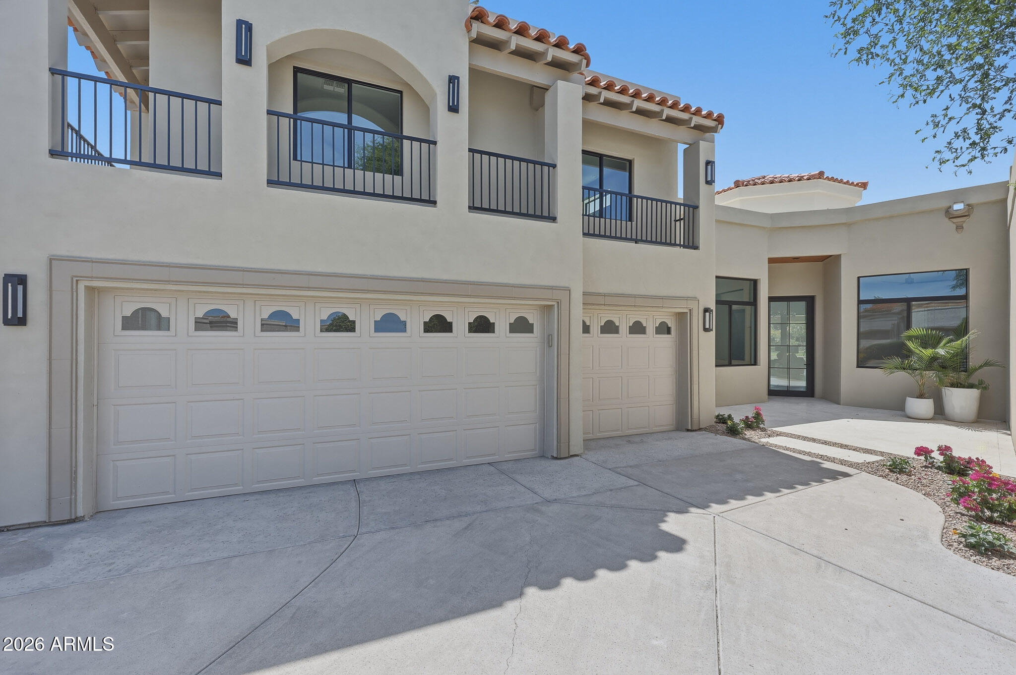 8429 E DEL CAMINO Drive