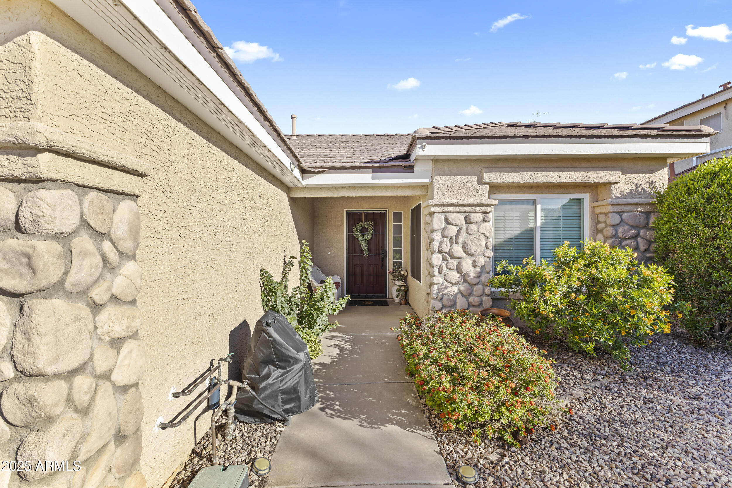 922 W HUDSON Way