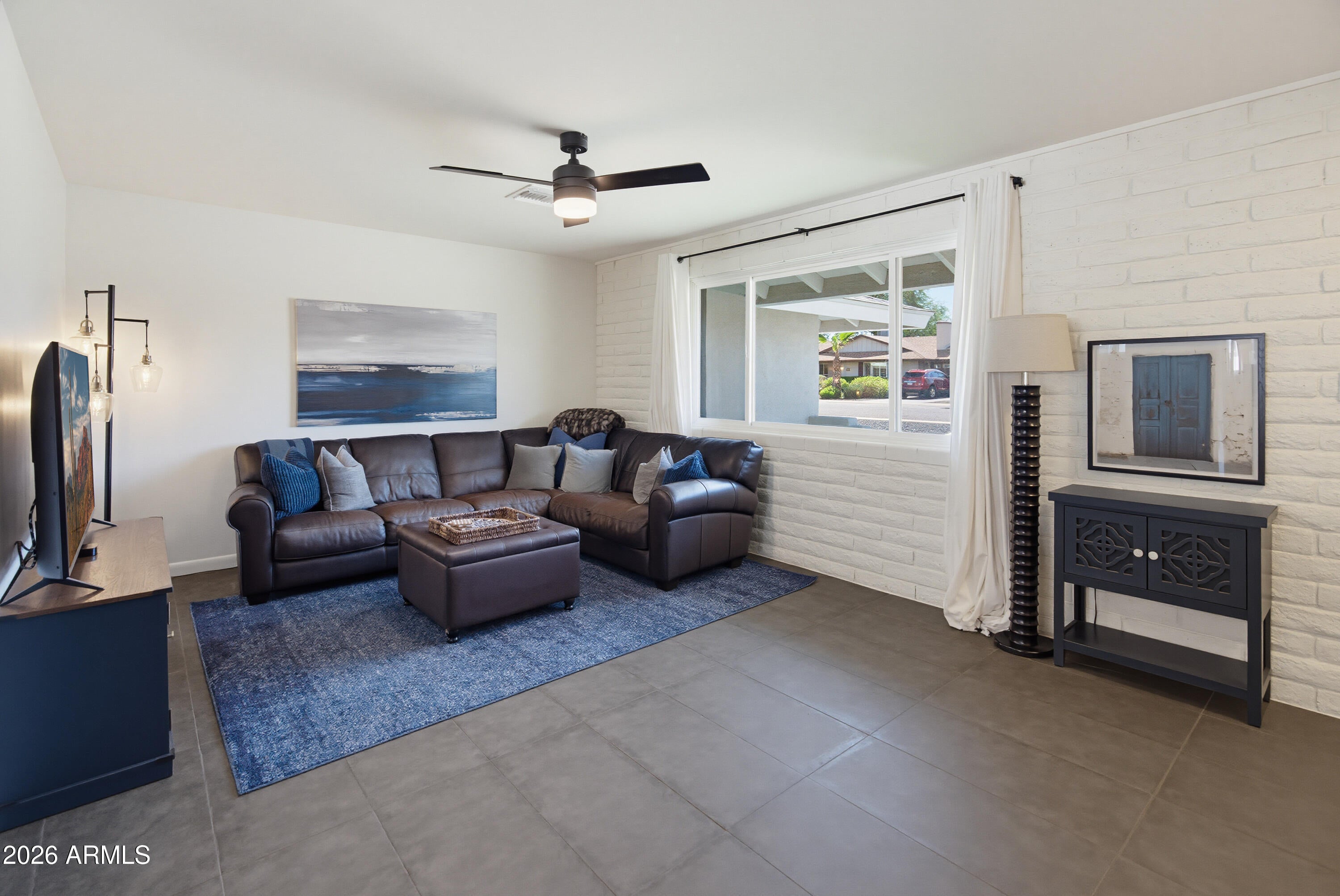 3936 E Desert Cove Avenue