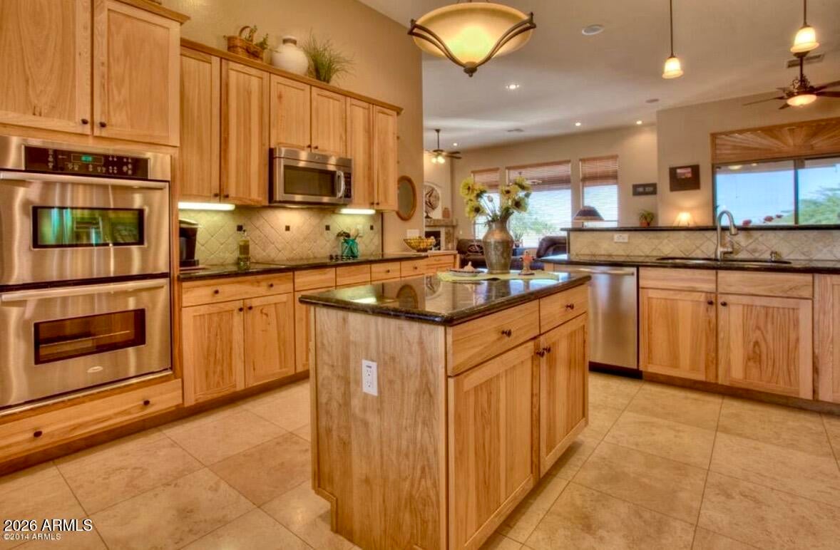 31 E DESERT HILLS Drive