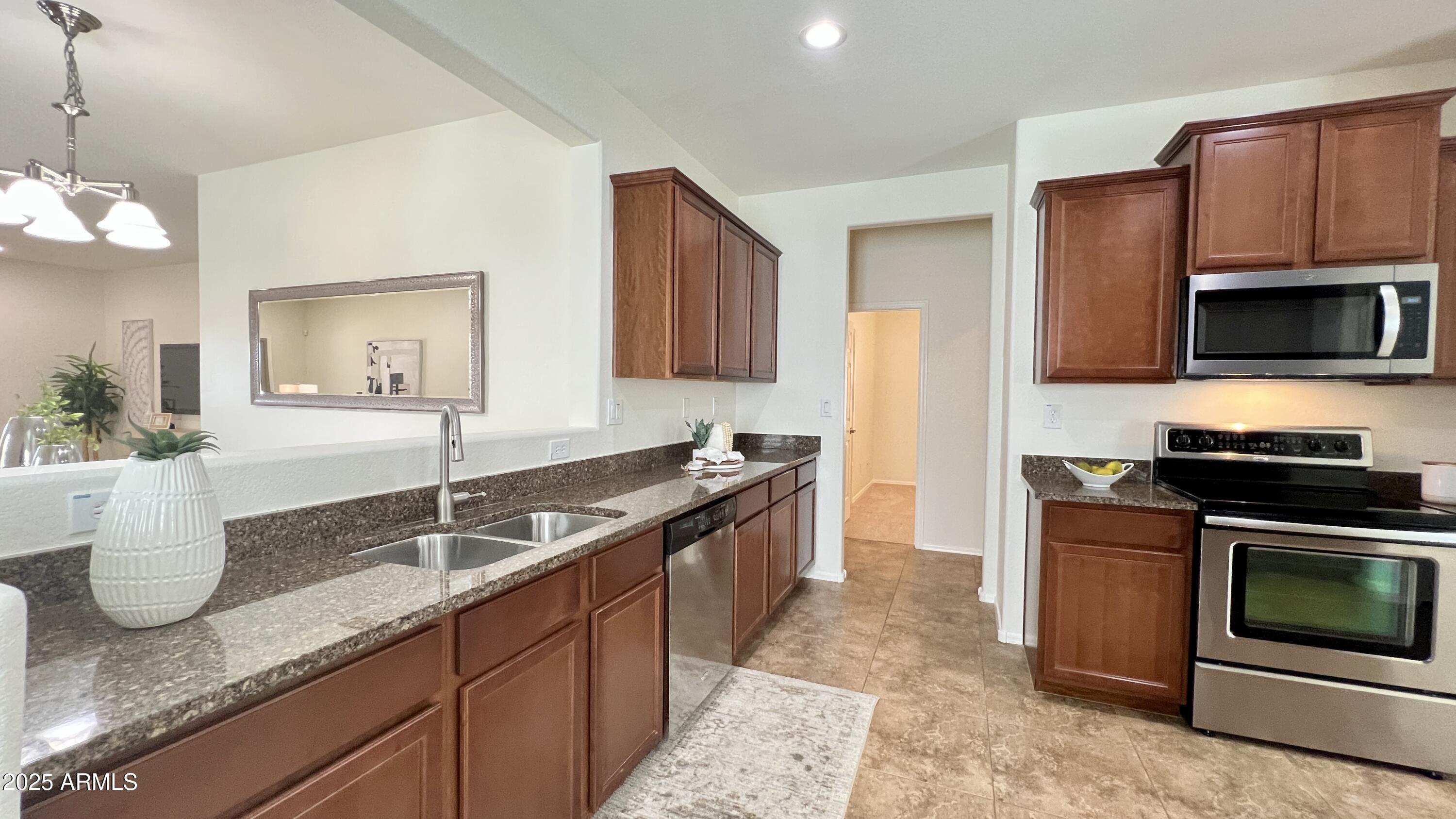 10850 W Avenida Del Rey --