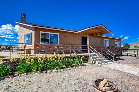 Single Family Residence in Chino Valley AZ 3040 RUSSLAND Road.jpg