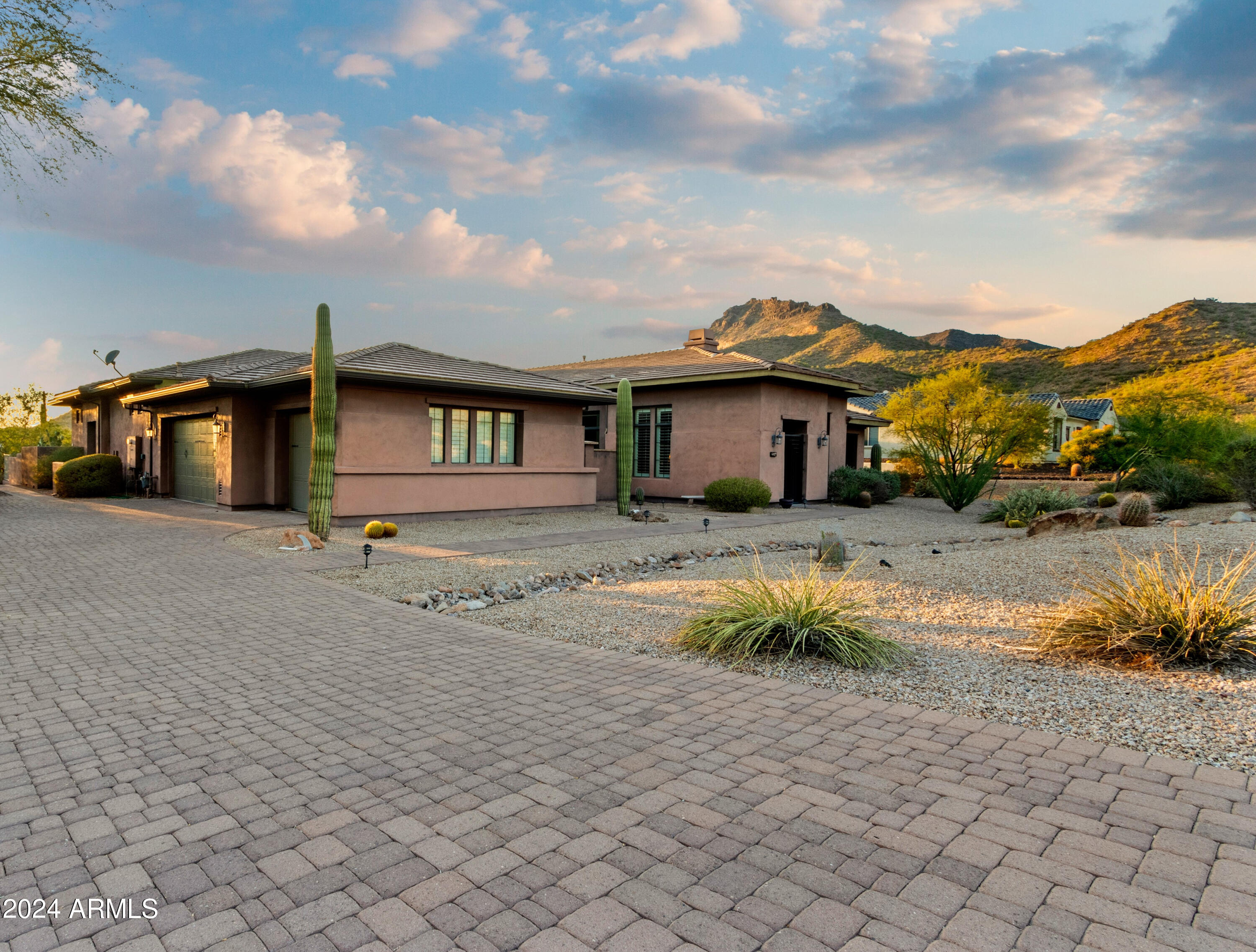 2554 N Tambor --