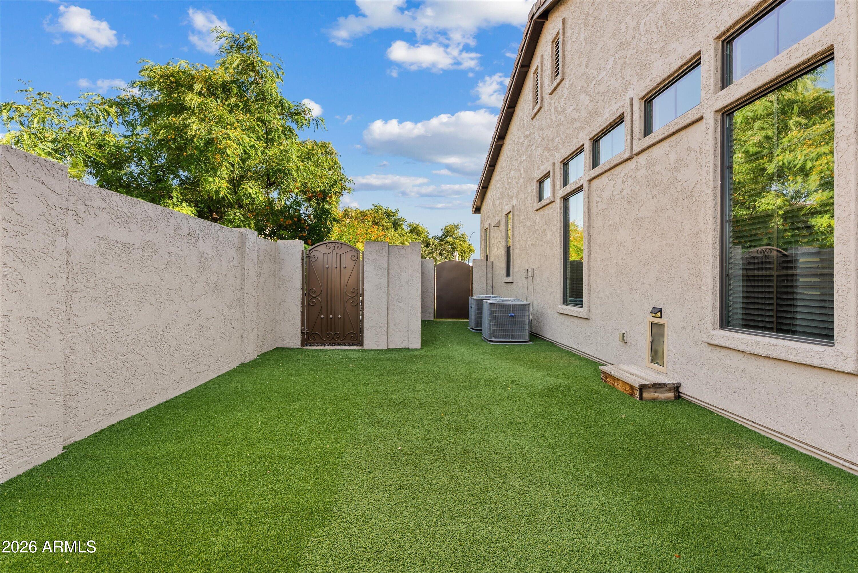 ESTATES AT 32ND STREET - Residential