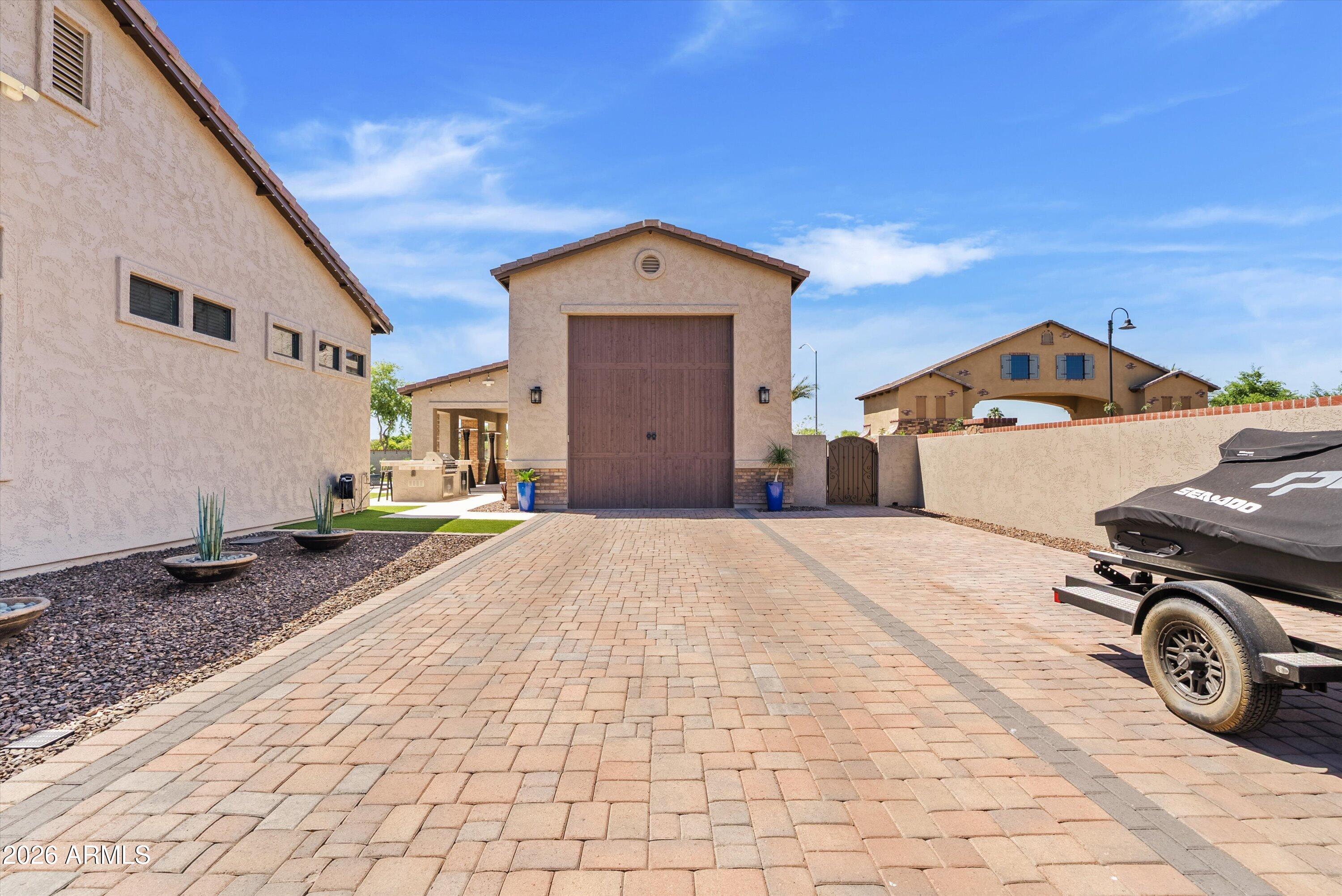 ESTATES AT 32ND STREET - Residential