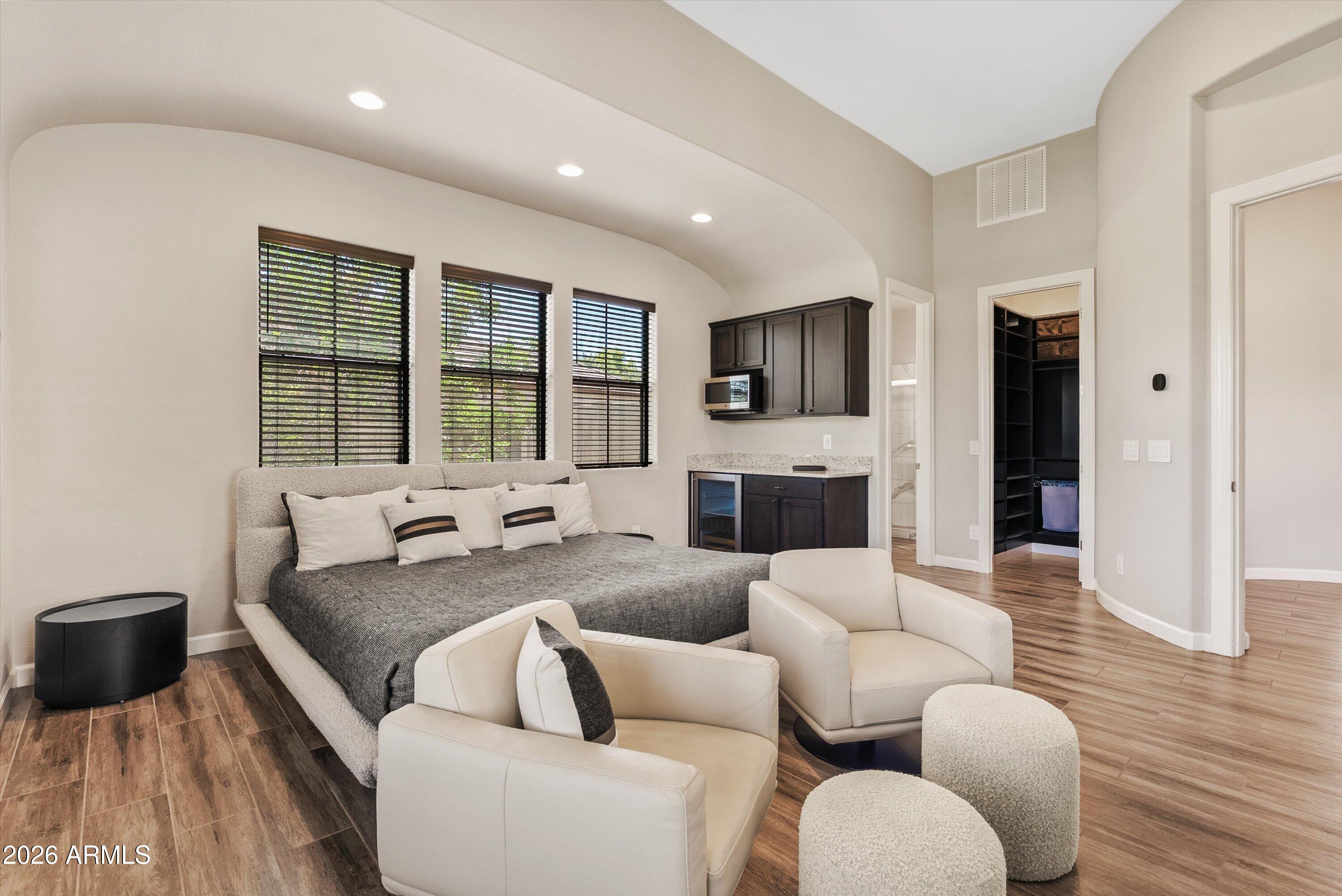 ESTATES AT 32ND STREET - Residential