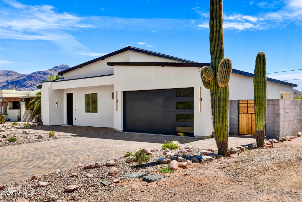 Photo of 5579 S Alameda Road, Gold Canyon, AZ 85118 (MLS # 7039517)
