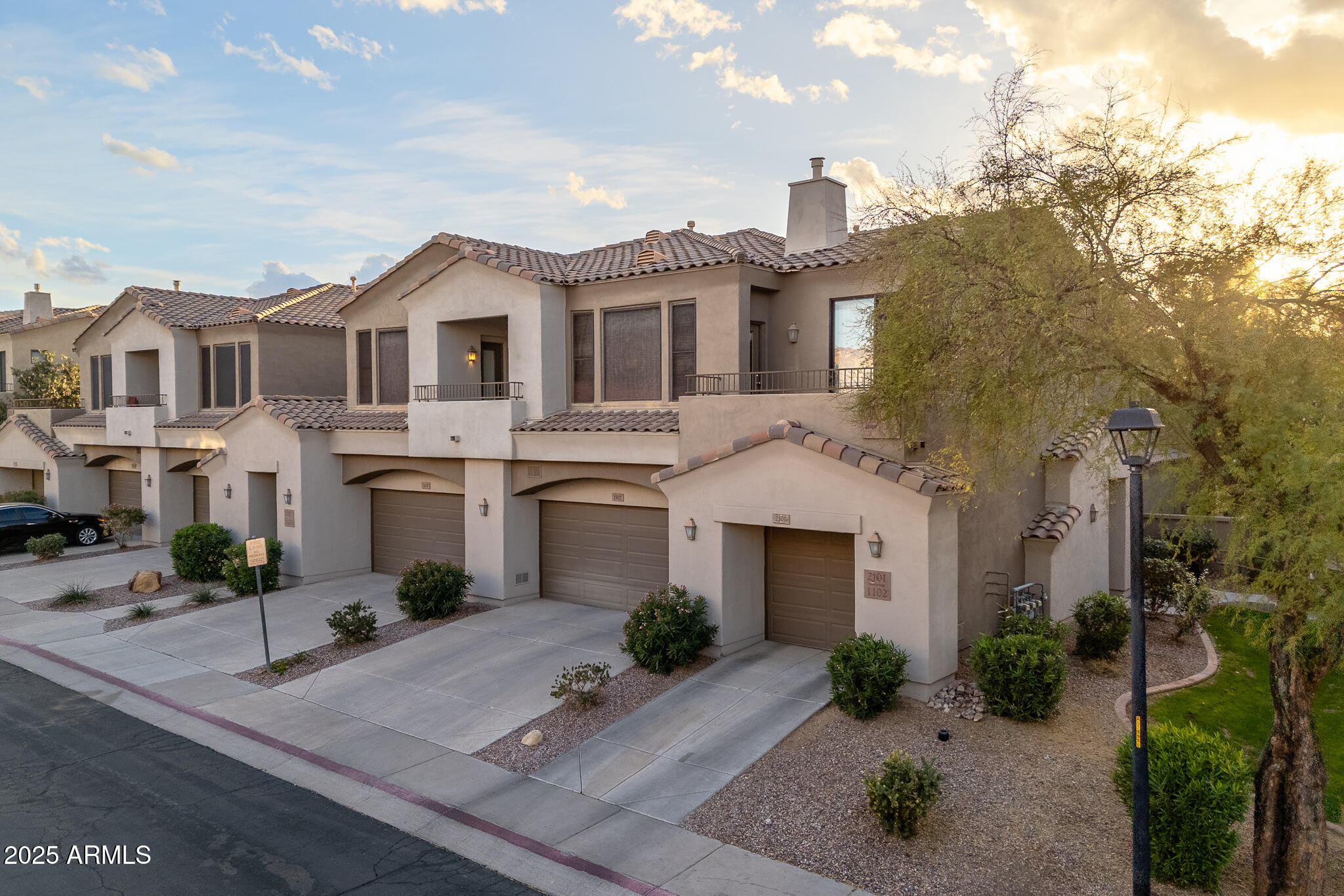 Phoenix, Arizona 85042, United States, 2 Bedrooms Bedrooms, ,2 BathroomsBathrooms,Residential,Pending,1521